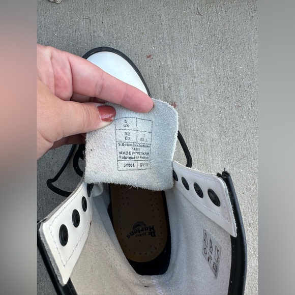 WHITE leather Dr. Martens 1460 lace up boots - good condition - size US 7 L - Picture 7 of 16